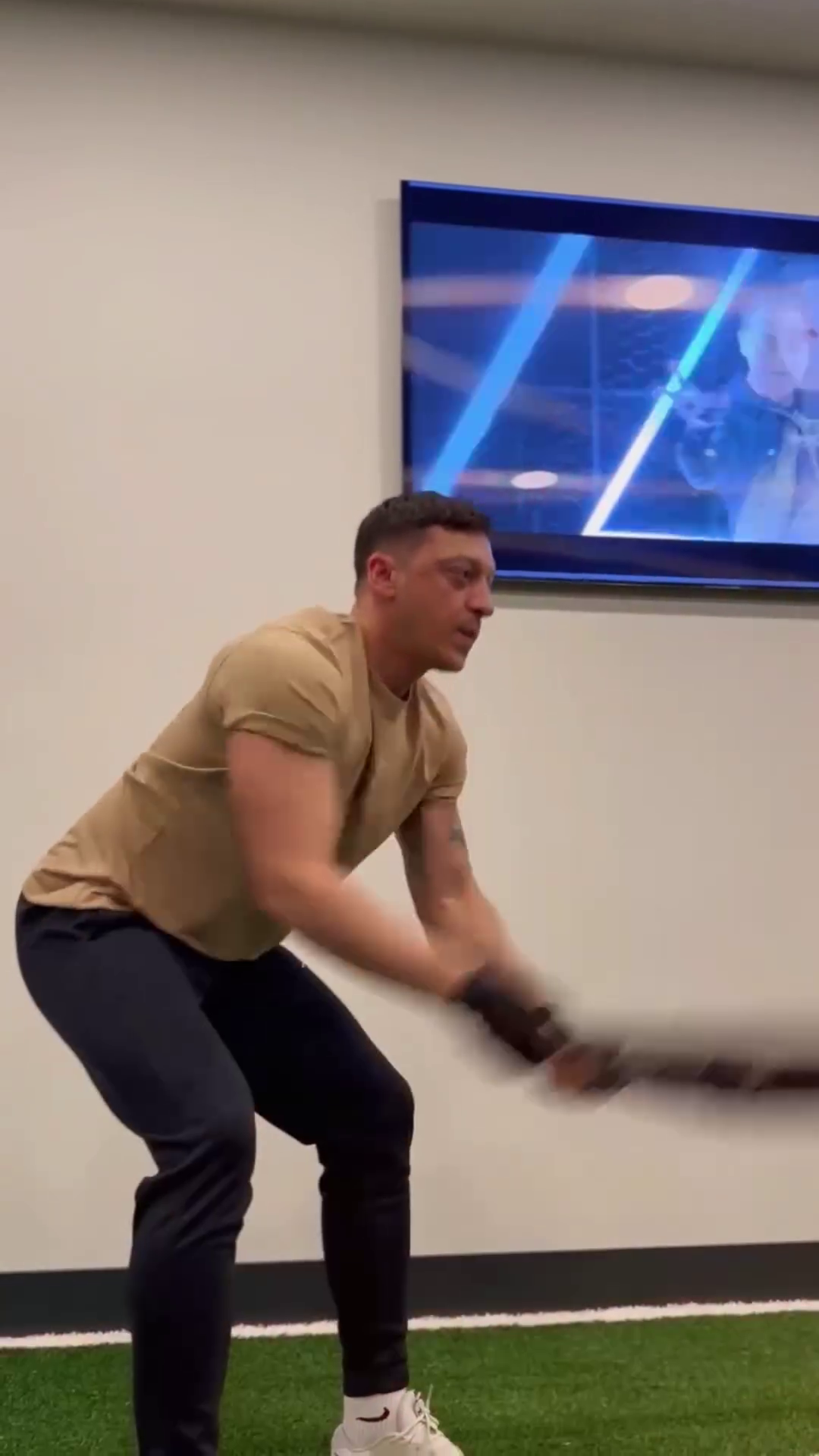 Mesut Ozil, transformare fantastică la fix un an de la retragerea din fotbal_45