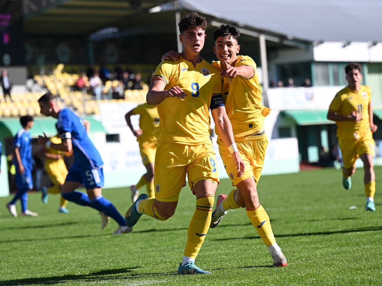 Starul României U18 e născut în Spania, a fost crescut de Barcelona și joacă la Celta Vigo: „Modelul meu e Mbappe!”_14