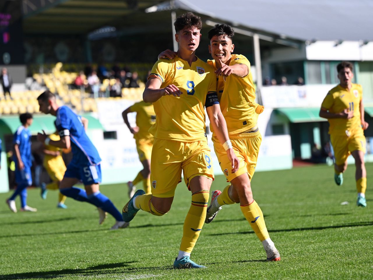 Starul României U18 e născut în Spania, a fost crescut de Barcelona și joacă la Celta Vigo: „Modelul meu e Mbappe!”_14