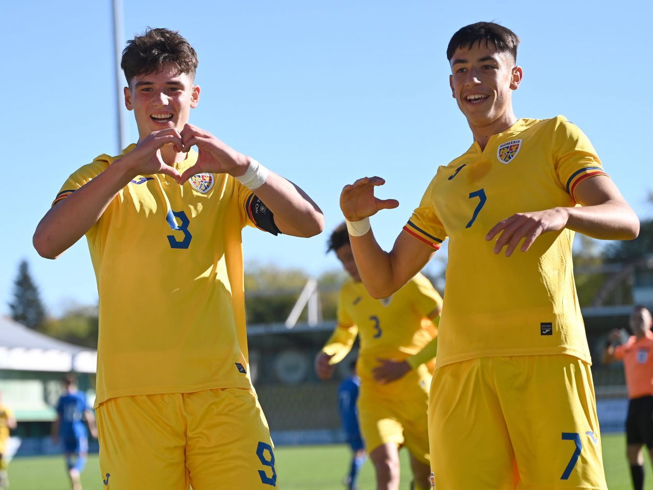 Starul României U18 e născut în Spania, a fost crescut de Barcelona și joacă la Celta Vigo: „Modelul meu e Mbappe!”_15