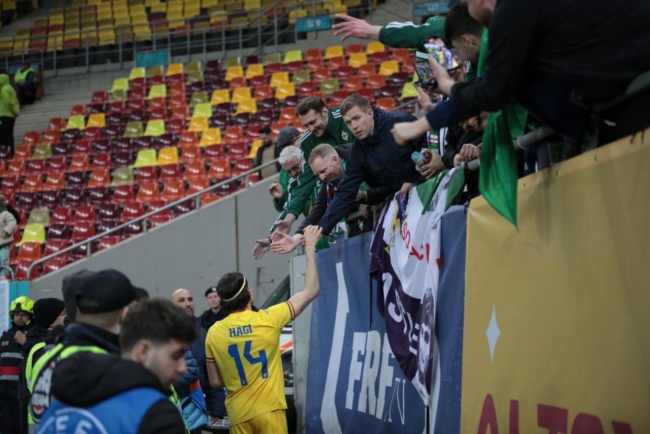 Cum a fost surprins Ianis Hagi la finalul meciului România - Irlanda de Nord + Ce au făcut fanii adversarilor_3