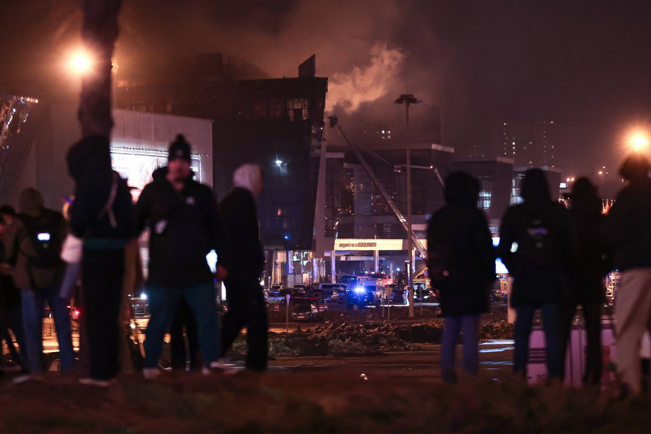 Rusia, &icirc;n stare de șoc după atacul terorist de la Moscova soldat cu 100 de morți! Amicalul de luni al naționalei a fost anulat