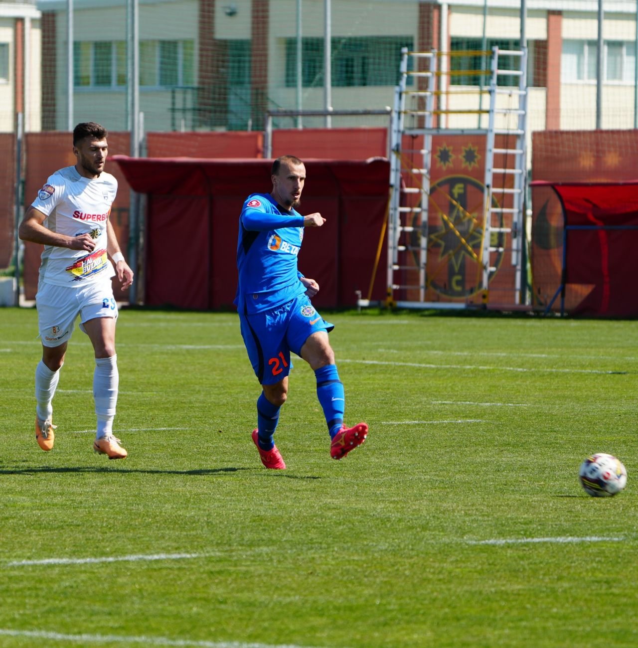 FCSB, remiză în amicalul cu Gloria Buzău! Liderul a luat gol chiar de la jucătorul împrumutat + Chiricheș, titular și căpitan_2