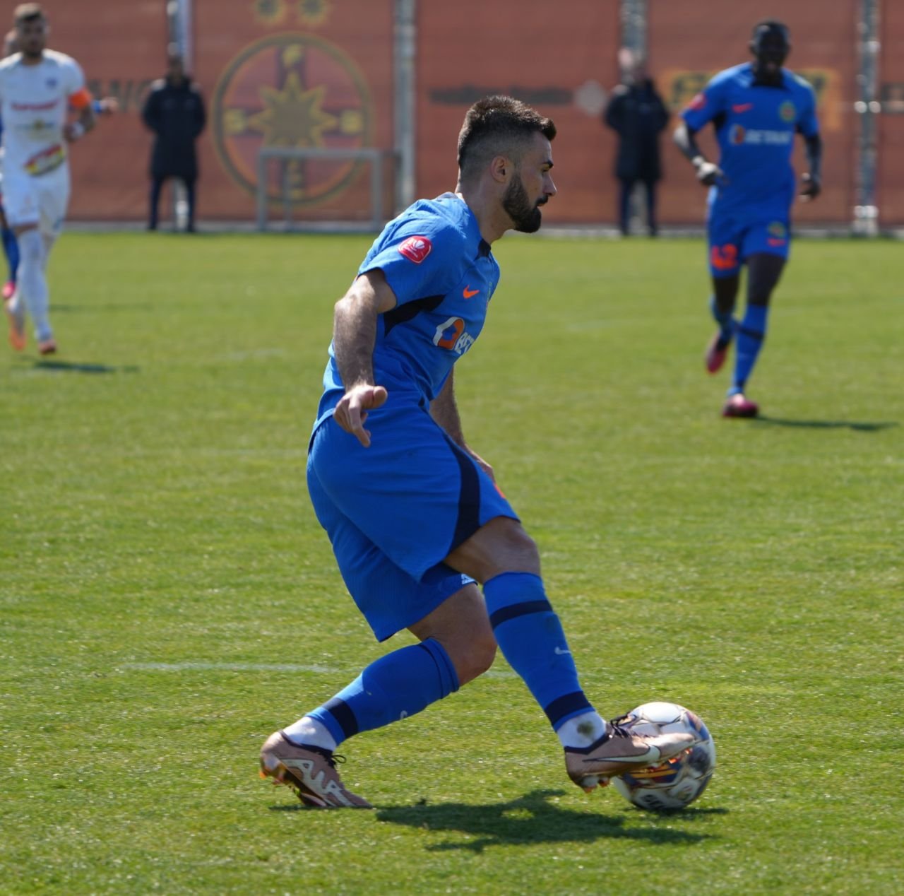 FCSB, remiză în amicalul cu Gloria Buzău! Liderul a luat gol chiar de la jucătorul împrumutat + Chiricheș, titular și căpitan_7
