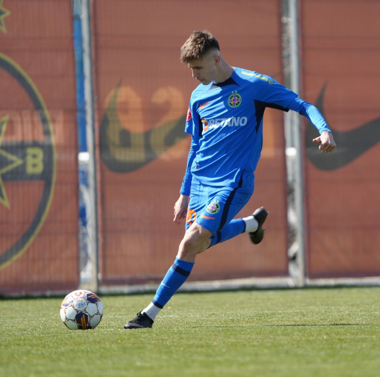 FCSB, remiză în amicalul cu Gloria Buzău! Liderul a luat gol chiar de la jucătorul împrumutat + Chiricheș, titular și căpitan_9