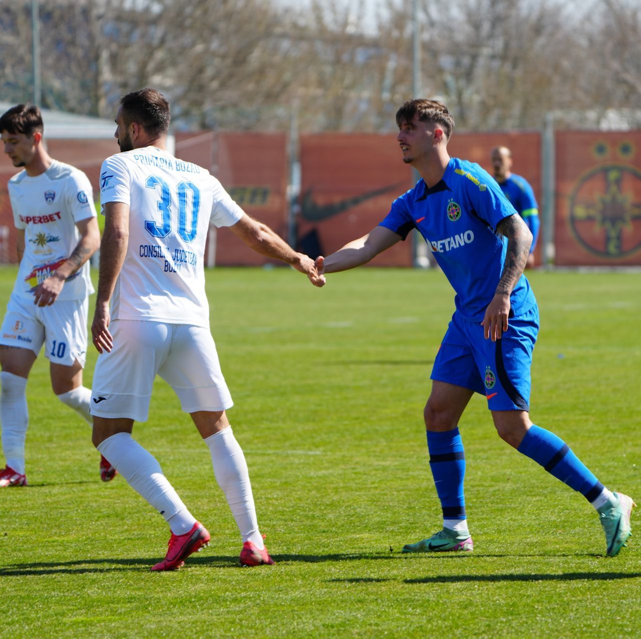 FCSB, remiză în amicalul cu Gloria Buzău! Liderul a luat gol chiar de la jucătorul împrumutat + Chiricheș, titular și căpitan_10
