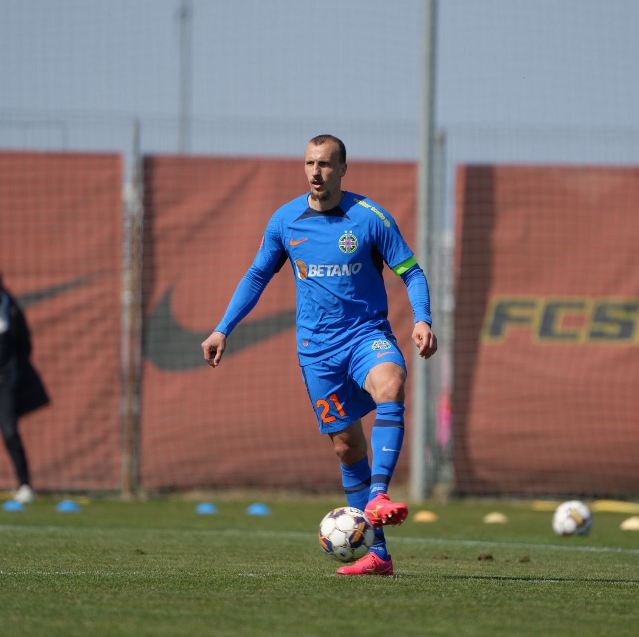 FCSB, remiză în amicalul cu Gloria Buzău! Liderul a luat gol chiar de la jucătorul împrumutat + Chiricheș, titular și căpitan_12