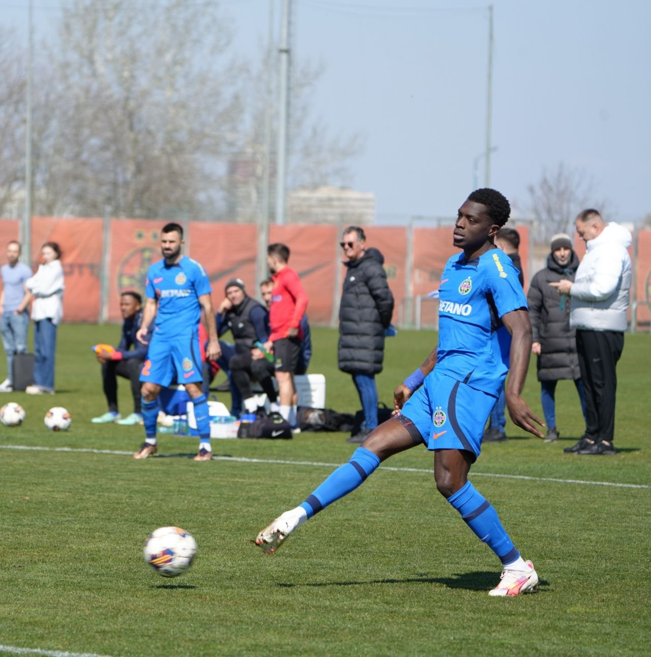 FCSB, remiză în amicalul cu Gloria Buzău! Liderul a luat gol chiar de la jucătorul împrumutat + Chiricheș, titular și căpitan_13