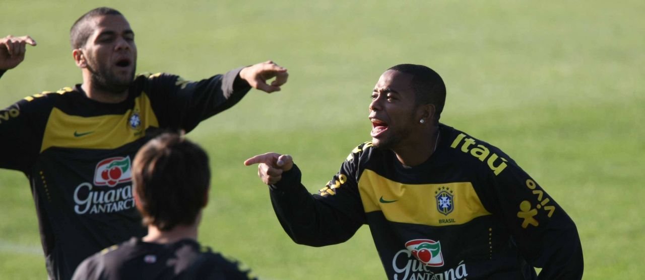 Ce a spus selecționerul Braziliei despre violatorii condamnați Dani Alves și Robinho_3