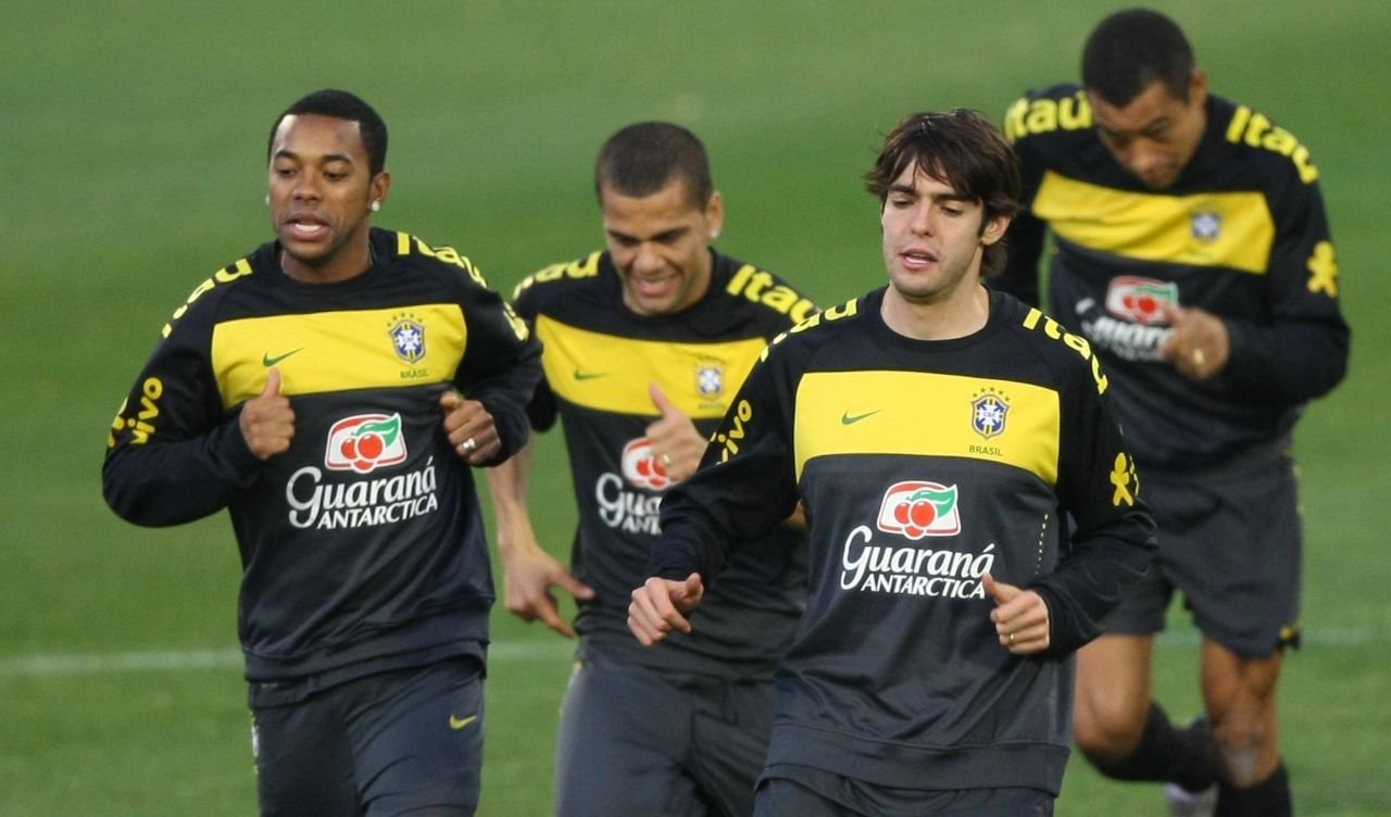 Ce a spus selecționerul Braziliei despre violatorii condamnați Dani Alves și Robinho_5