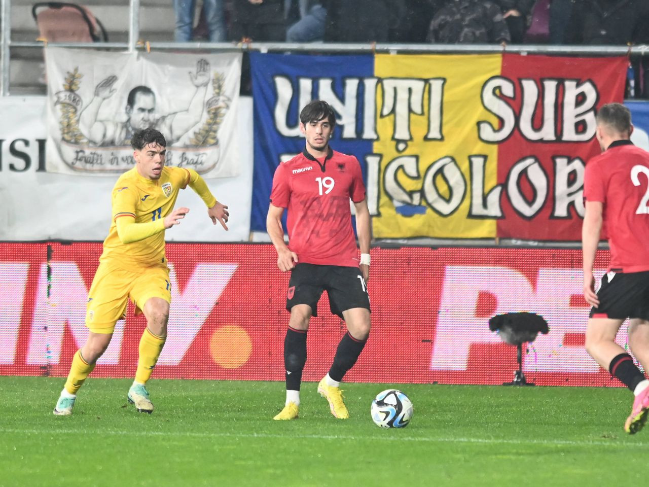 Lipsit de fundaș st&acirc;nga la națională, Edward Iordănescu &icirc;l distruge pe Andrei Borza: &rdquo;Să-și pună ordine &icirc;n viață&rdquo;! Alt tricolor, luat și el la rost