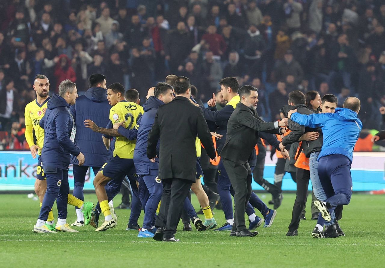 Situație fără precedent! Fenerbahce ar putea schimba campionatul: cele 4 variante ale turcilor_11