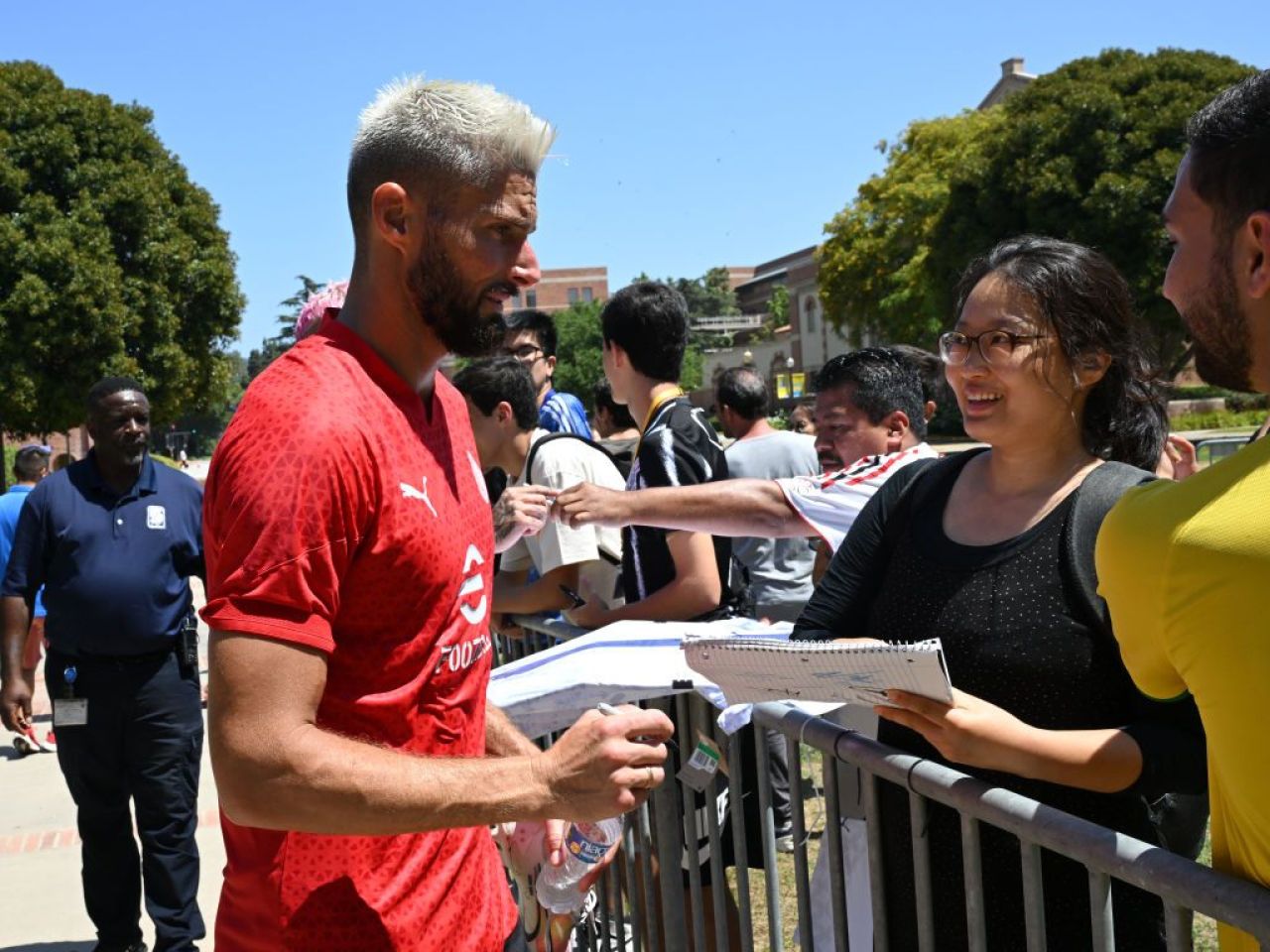 Olivier Giroud o poate lăsa AC Milan pentru a ajunge la Hollywood!_3
