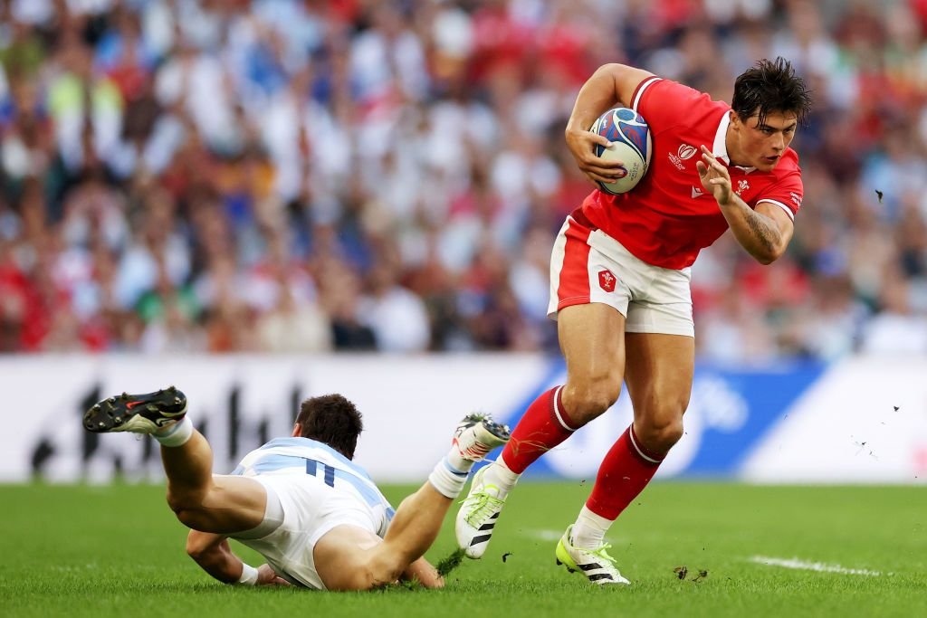 Un star din rugby, aproape să ajungă la campioana din fotbalul american! _5