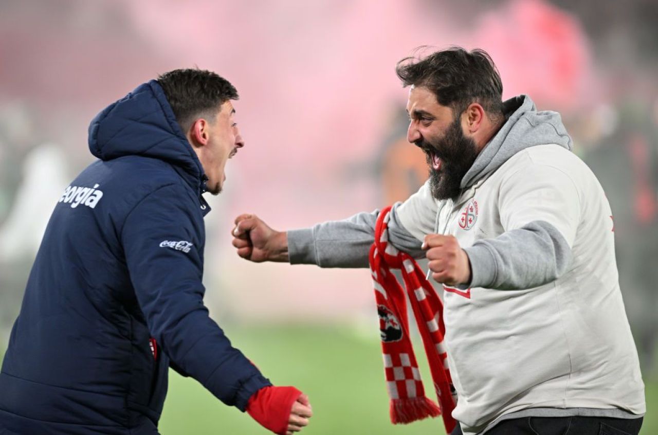 Calificare istorică! Georgia merge la EURO 2024 după un baraj incendiar contra Greciei, cu peste 50.000 de fani în tribune_6