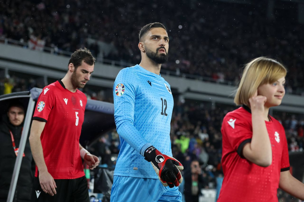 Gigantul de 1,96 metri lăsat baltă de FCSB s-a calificat la EURO 2024! Este titular la echipa națională_4