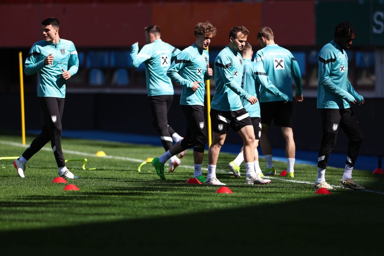 Un fotbalist român a fost pe teren în ”măcelul” Austria - Turcia 6-1 de pe ”Ernst Happel Stadion”!_6