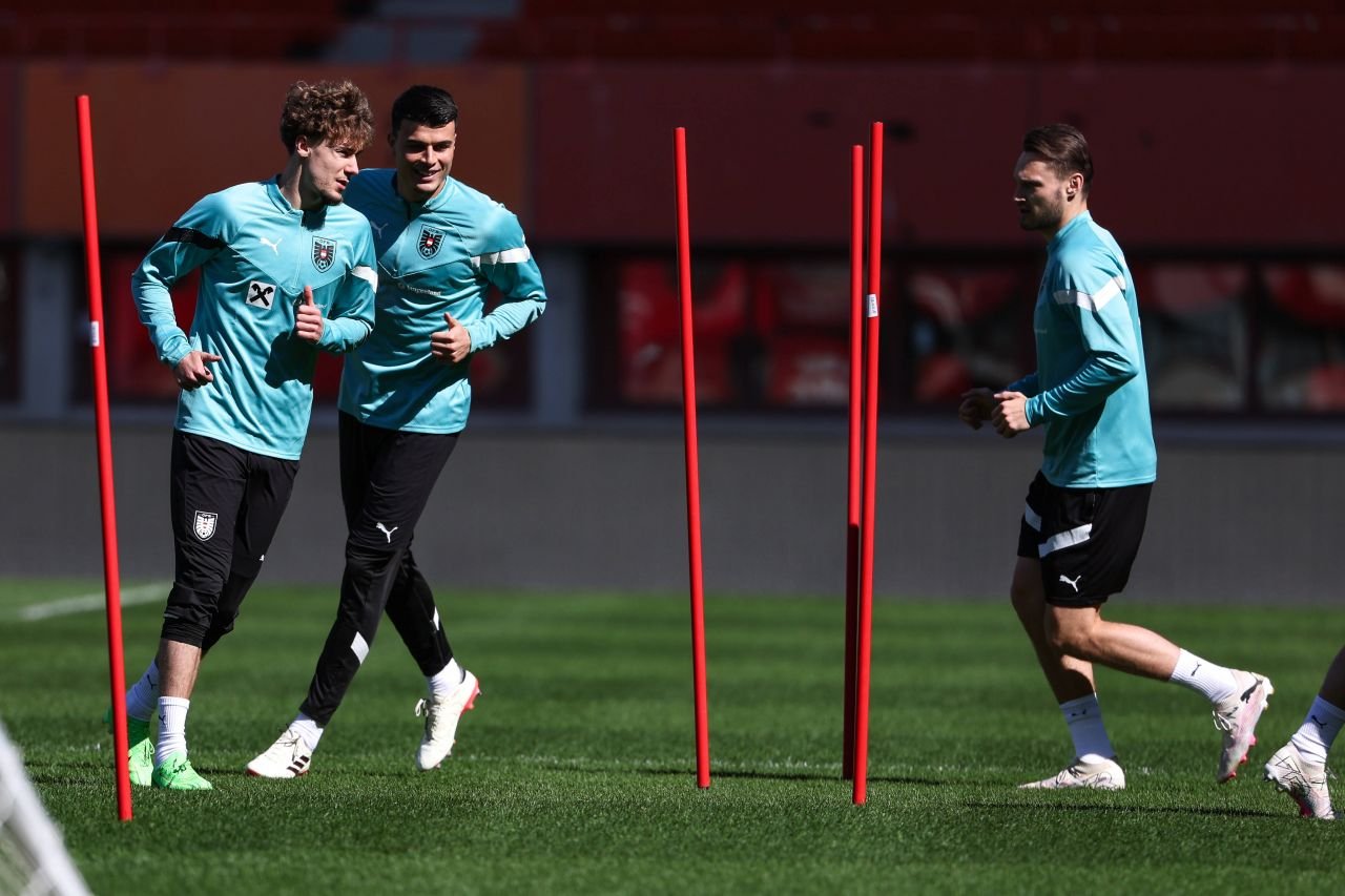 Un fotbalist român a fost pe teren în ”măcelul” Austria - Turcia 6-1 de pe ”Ernst Happel Stadion”!_7
