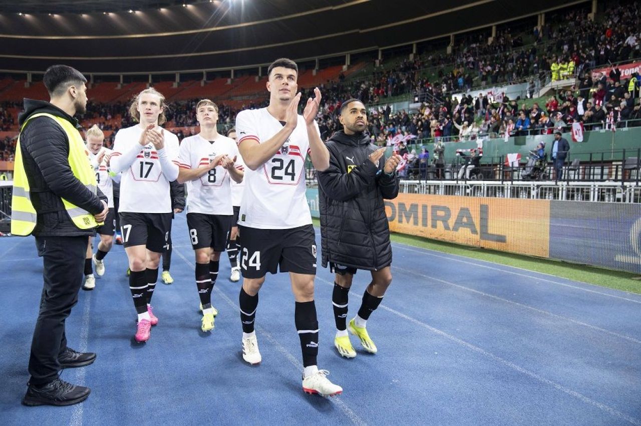 Un fotbalist român a fost pe teren în ”măcelul” Austria - Turcia 6-1 de pe ”Ernst Happel Stadion”!_2