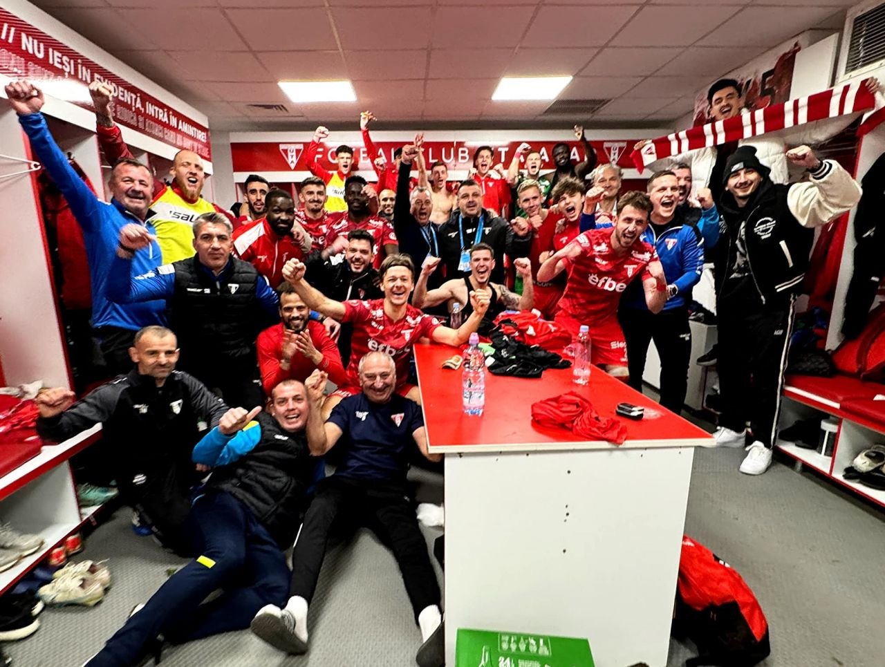 Românul de națională care a jucat numai în străinătate și încă așteaptă debutul în Superligă se află pe lista lui Villarreal!_5