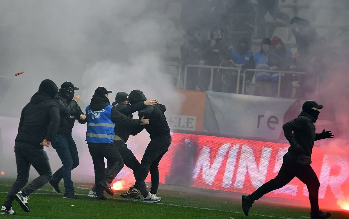 Fără precedent! Dinamo și UTA au primit sancțiuni extrem de dure după bătaia de pe ”Arcul de Triumf”_5