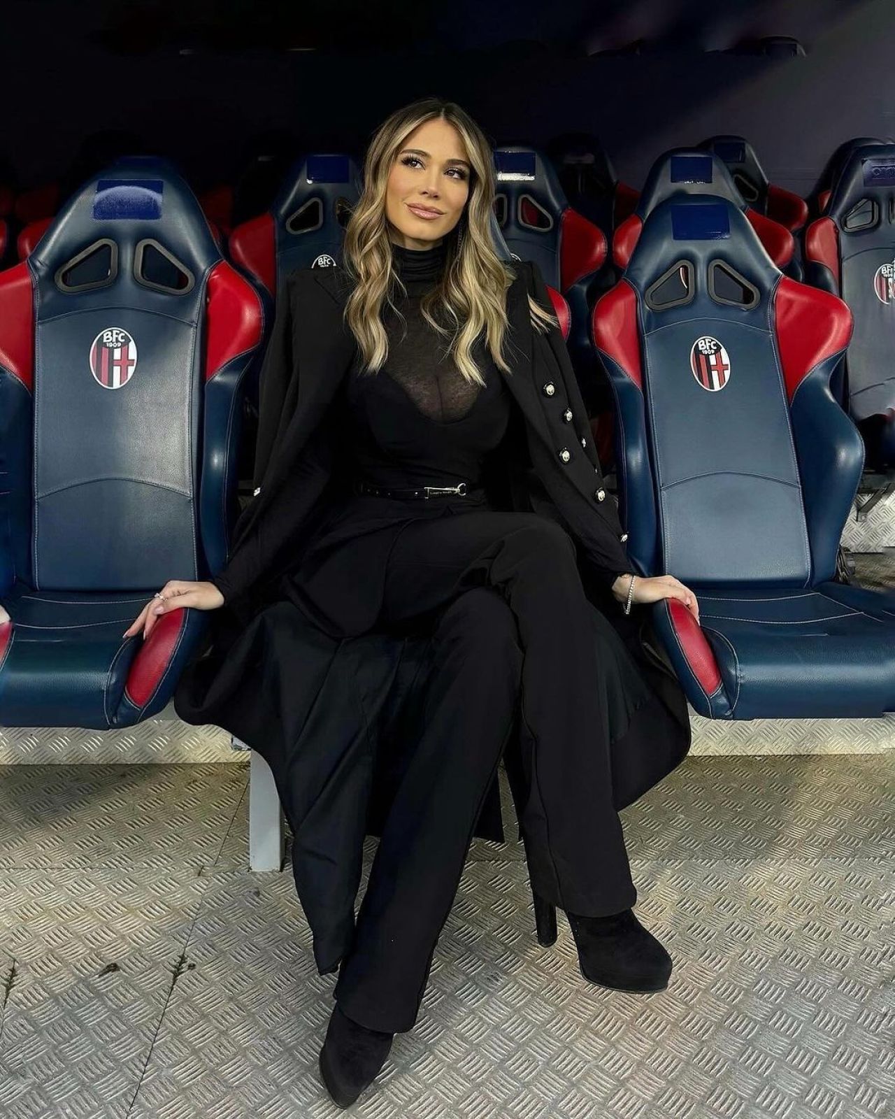 Cea mai sexy jurnalistă sportivă pune presiune pe iubitul său: