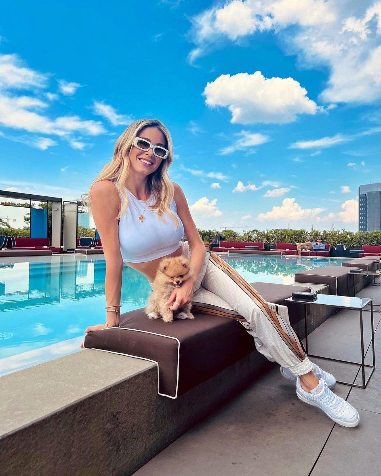 Cea mai sexy jurnalistă sportivă pune presiune pe iubitul său: