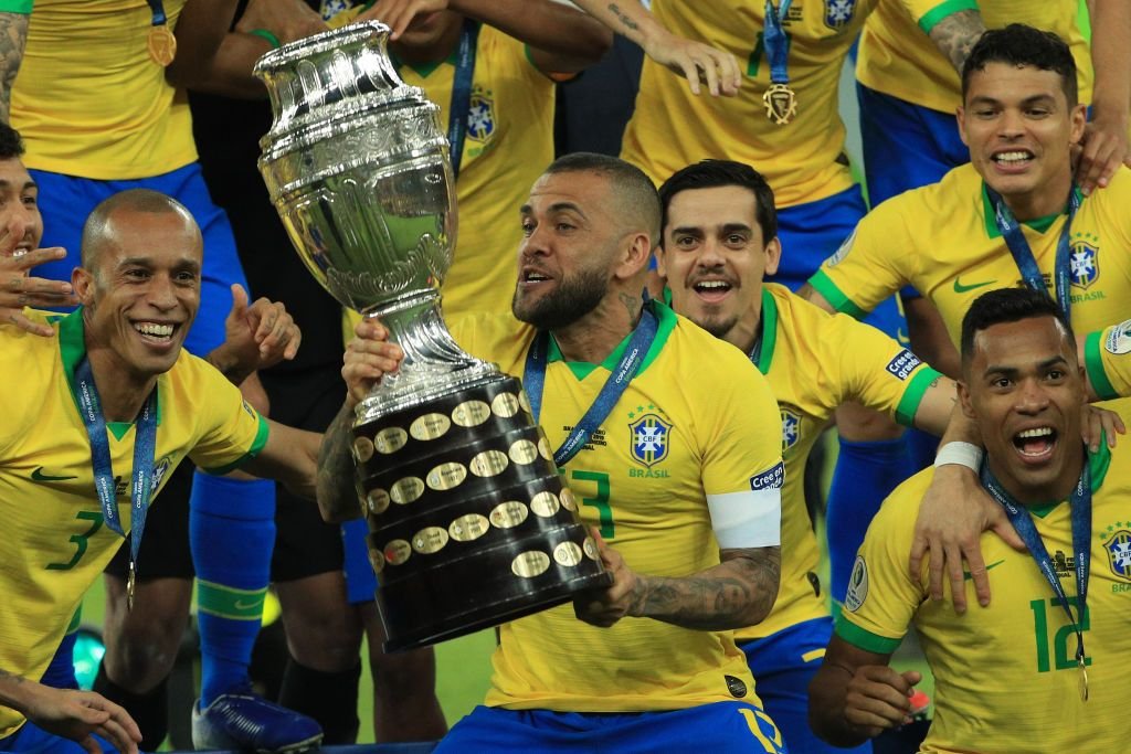 Primul lucru făcut de Dani Alves, după eliberarea condiționată: a petrecut cu prietenii și familia până la 5 dimineața! _2