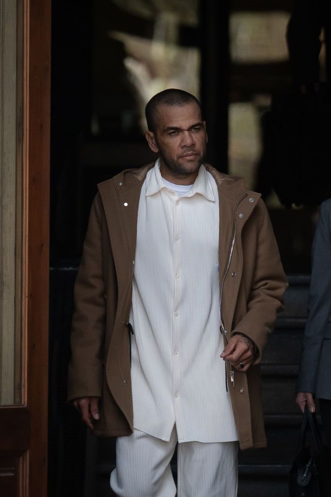 Primul lucru făcut de Dani Alves, după eliberarea condiționată: a petrecut cu prietenii și familia până la 5 dimineața! _14