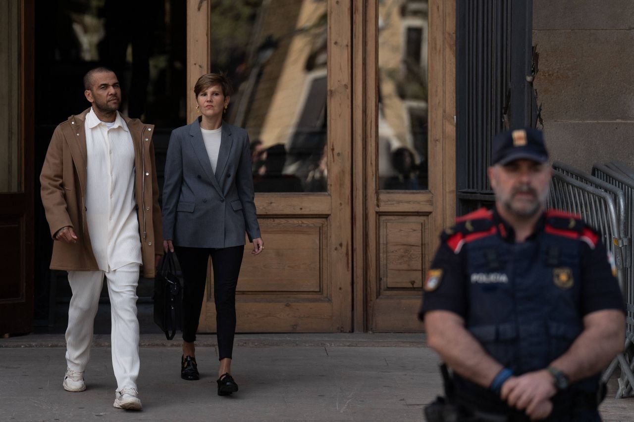 Cum a fost surprins Dani Alves la trei zile după ce a ieșit din închisoare: ”Ai destui bani încât să violezi, nu?”_8