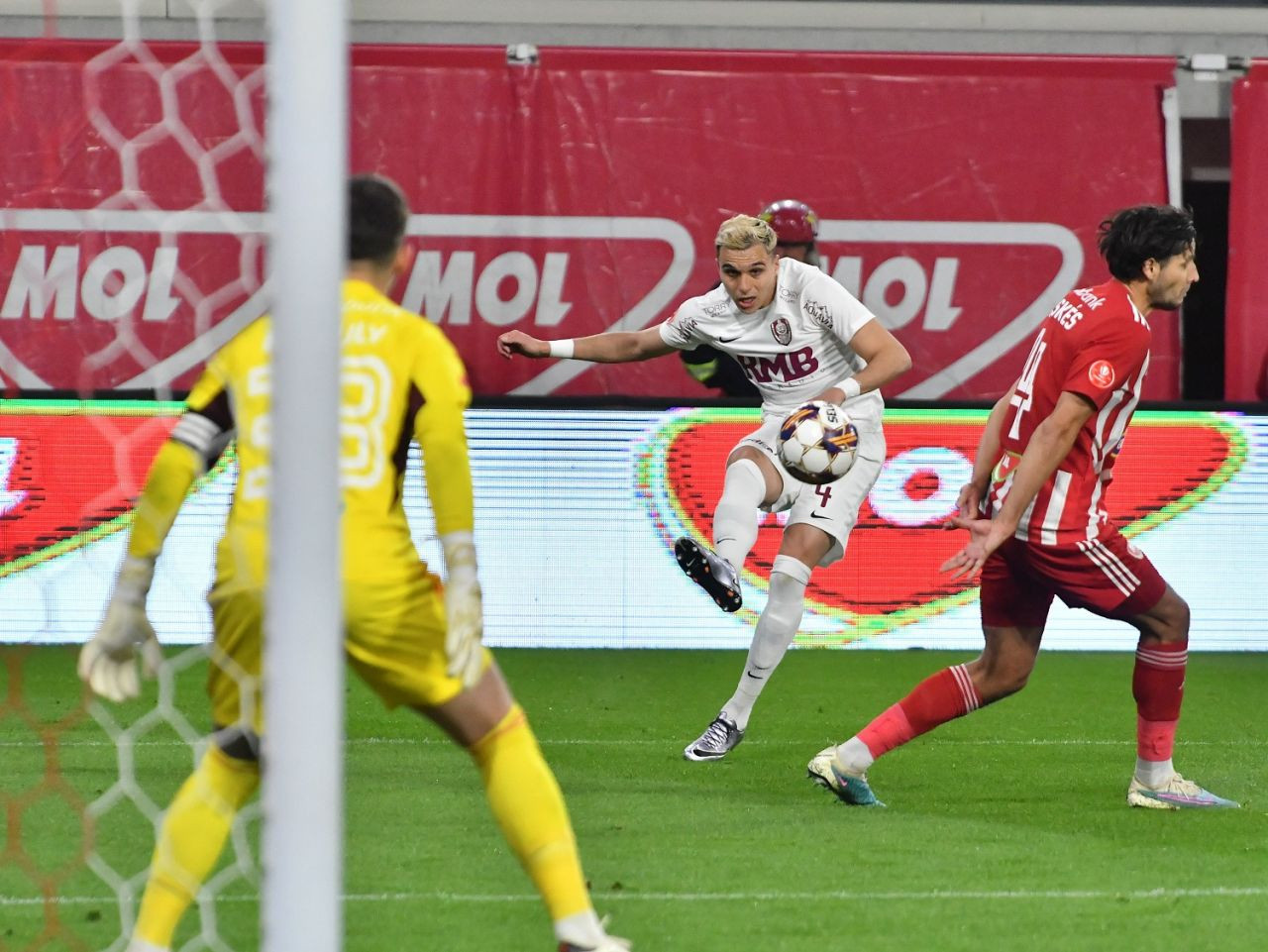 Cristi Manea a fost &icirc;ntrebat direct despre viitorul său la CFR Cluj