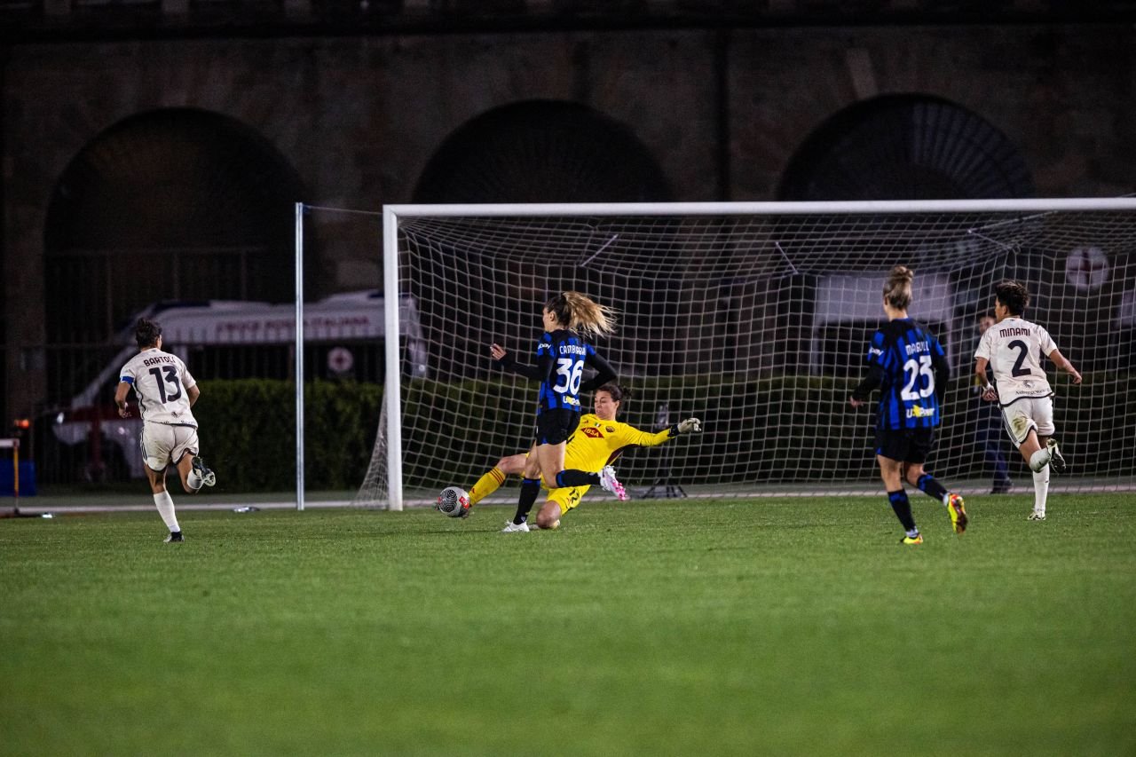 Ave Ceasar din nou! Portarul român a făcut minuni în derby-ul Inter Milano - AS Roma și este aproape de titlul de campioană în Serie A_7