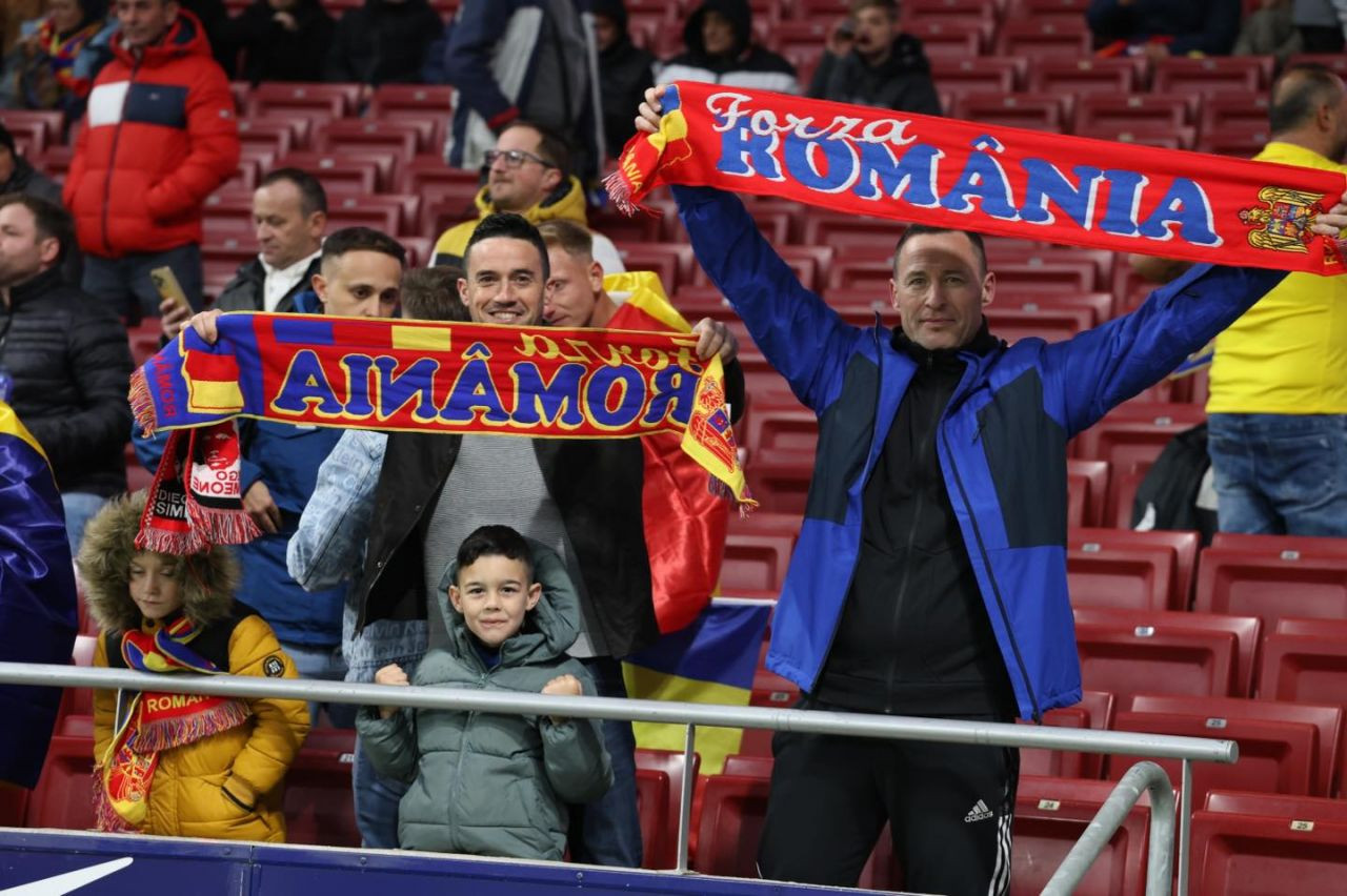 Primul 11 ideal al României! Ilie Dumitrescu mizează pe Ianis Hagi titular_5