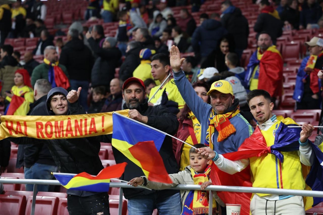 Primul 11 ideal al României! Ilie Dumitrescu mizează pe Ianis Hagi titular_6