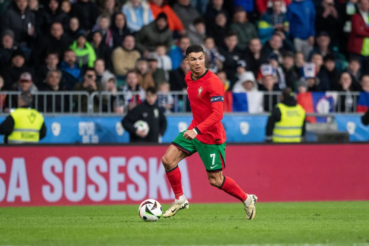 &Icirc;ncă un record mondial pentru unicul Cristiano Ronaldo! I-a depășit pe legendarii Ferenc Puskas sau Gerd Muller