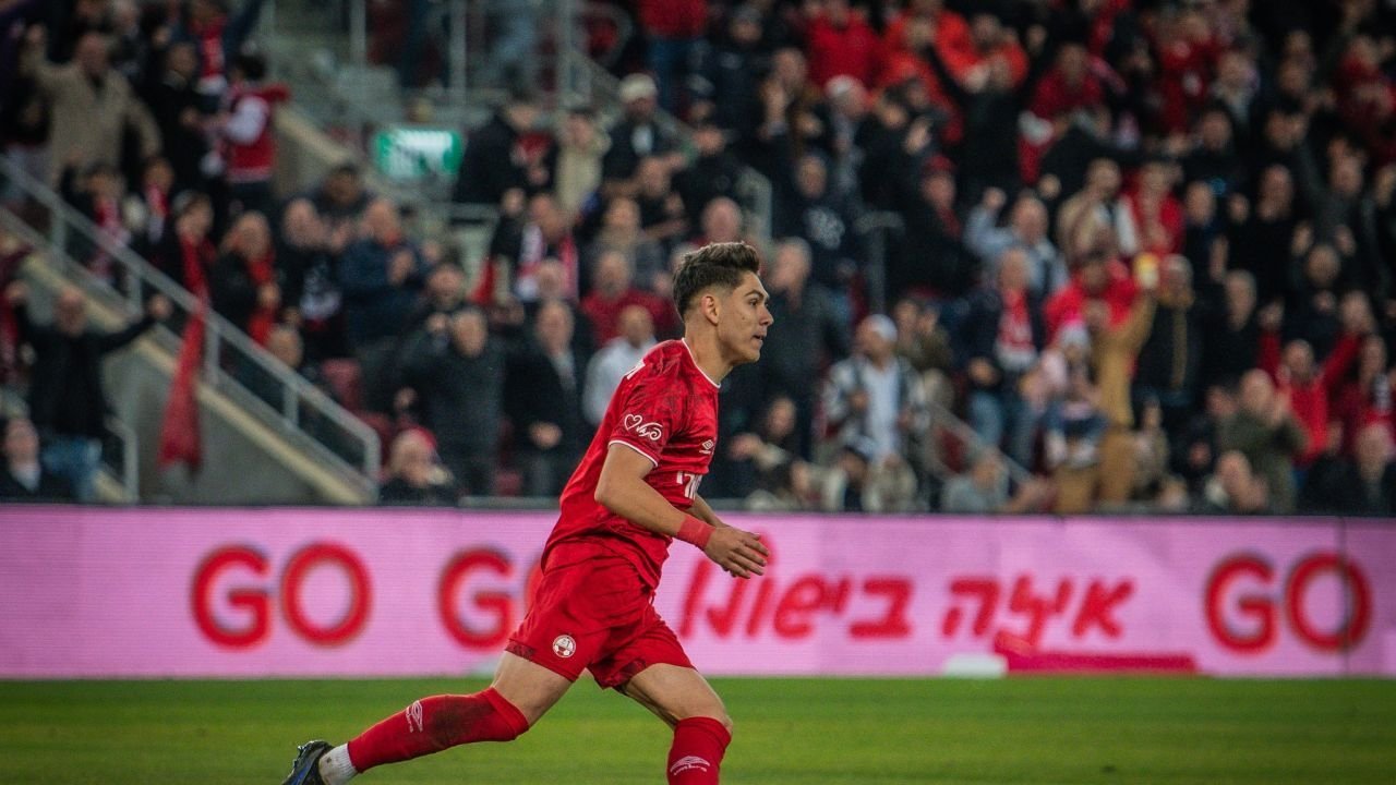Antonio Sefer, eliminat după doar 6 minute în derby-ul pentru Europa Hapoel Be'er Sheva - Hapoel Haifa! Fanii s-au revoltat_3