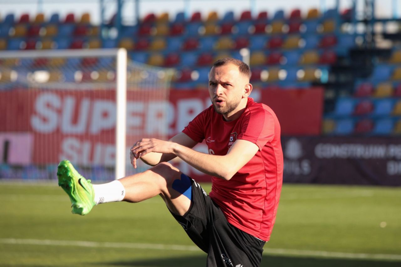Povestea fotbalistului-revelaţie din Superligă. Îi plac Cristiano Ronaldo și Kyrgios, merge cu fetița la balet și e as în grătare_15