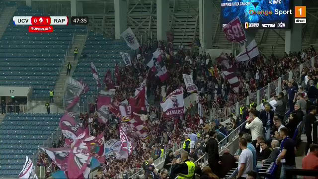 Dan Șucu și-a strâns fularul la gât și a urmărit Craiova - Rapid alături de fani! Cum a fost surprins în peluză_2