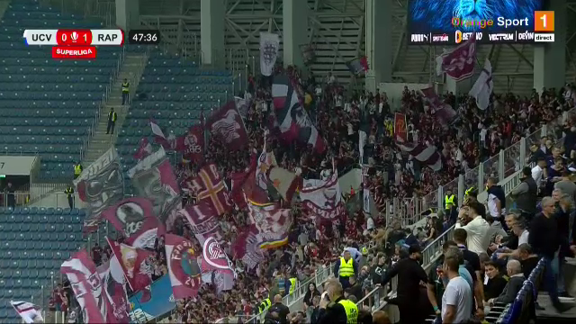 Dan Șucu și-a strâns fularul la gât și a urmărit Craiova - Rapid alături de fani! Cum a fost surprins în peluză_12