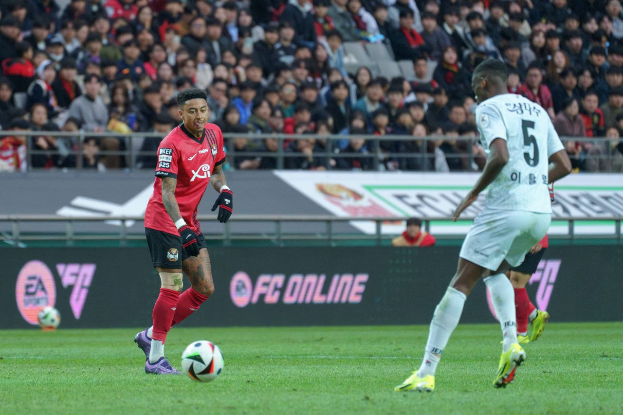 Jesse Lingard are probleme și &icirc;n Coreea de Sud! Antrenorul l-a făcut praf: &rdquo;Dacă nu aleargă, nu cred că e fotbalist&rdquo;