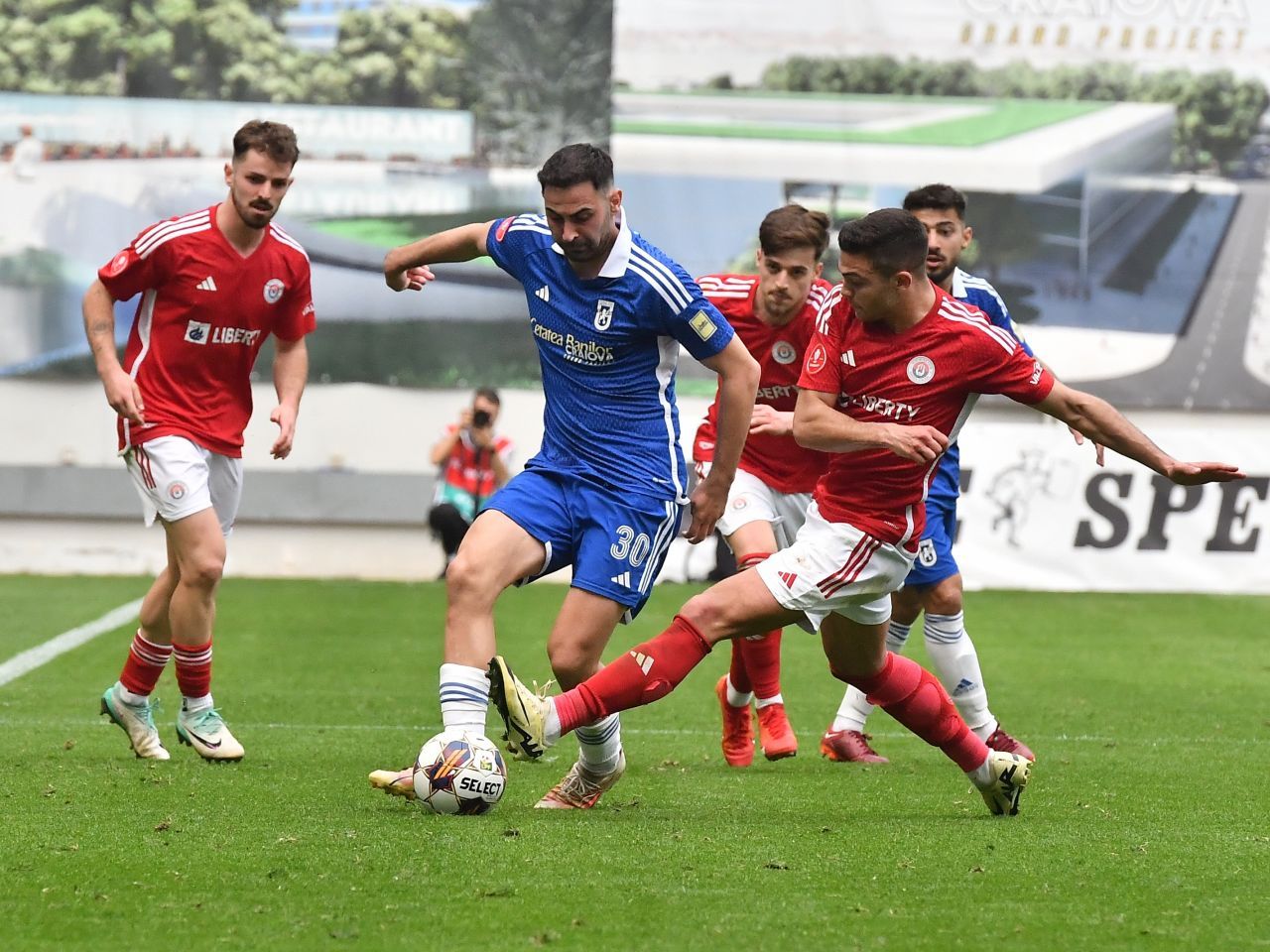 Din pretendentă la play-off în candidată la retrogradarea directă. Cauzele care au dus la declinul șocant al lui FC U Craiova_2