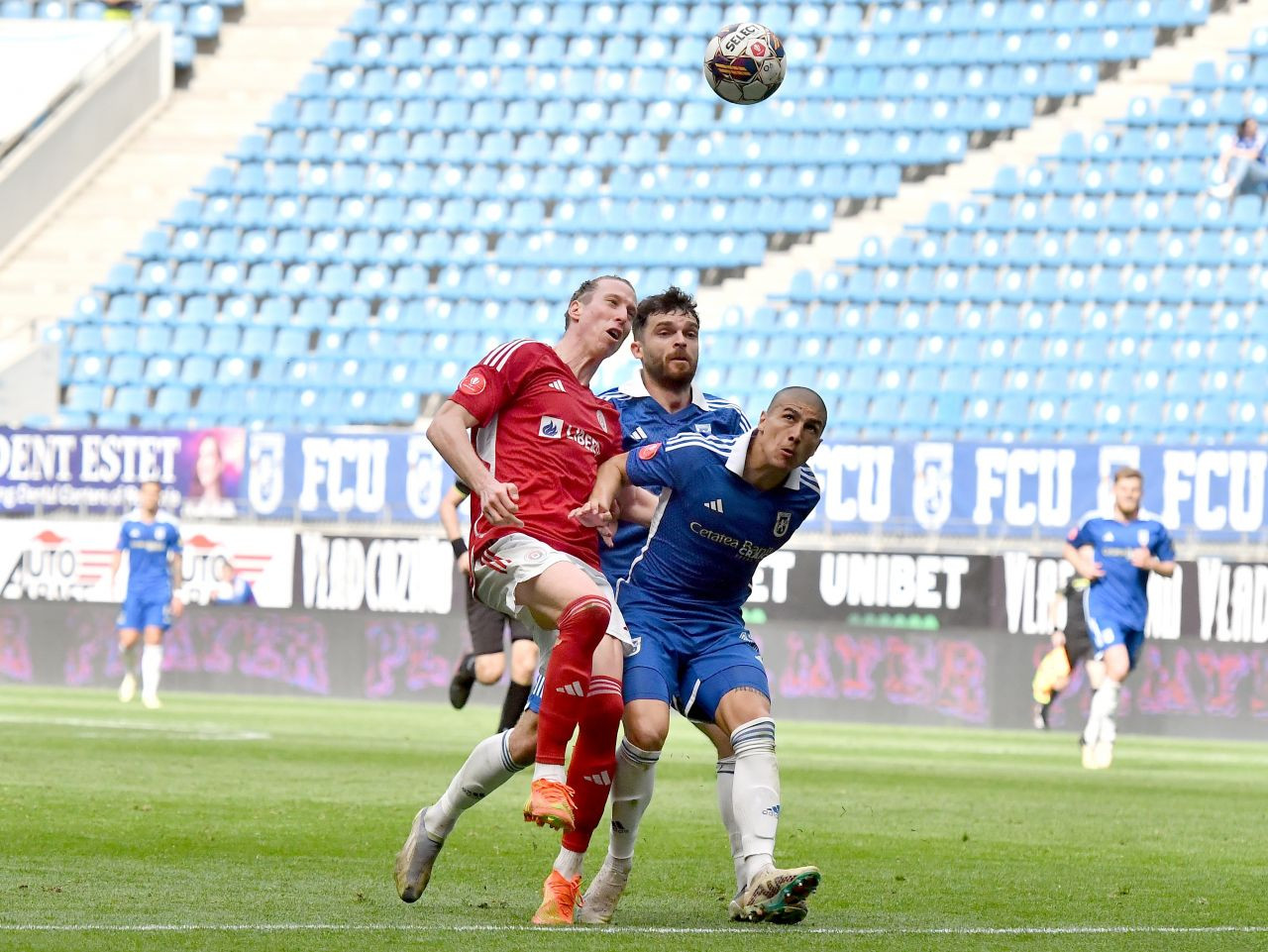 Din pretendentă la play-off în candidată la retrogradarea directă. Cauzele care au dus la declinul șocant al lui FC U Craiova_3