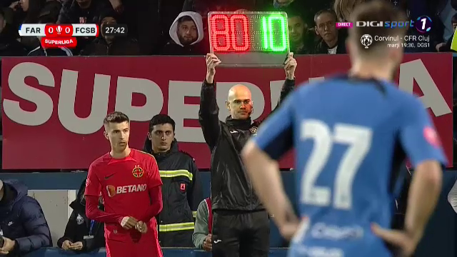 Schimbare la FCSB în minutul 28! Fotbalistul s-a dus în trombă la vestiare_2