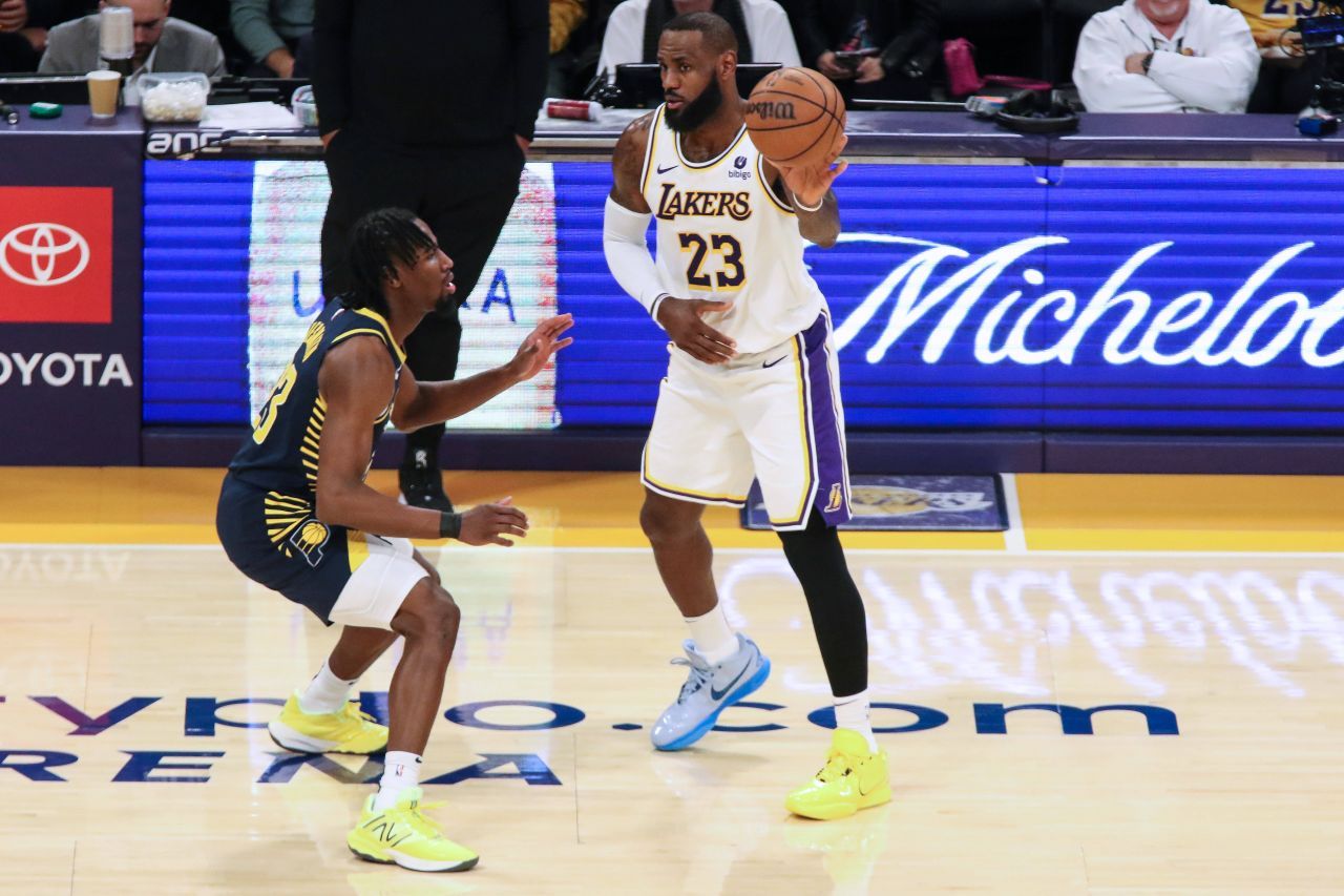 LeBron James dezlănțuit! Încă un record și 40 de puncte marcate la cei aproape 40 de ani în ultimul meci din NBA!_3