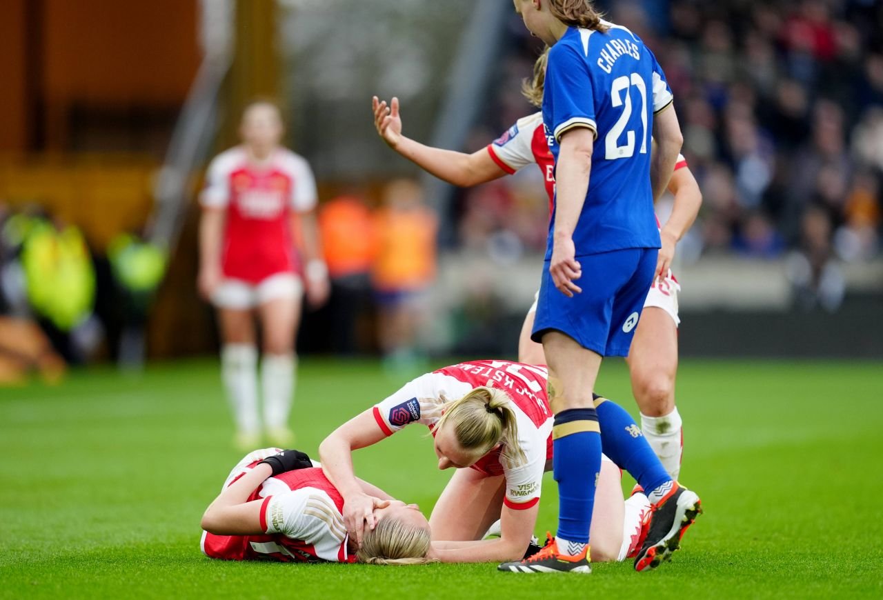 ”Cazul Christian Eriksen”, tras la indigo în fotbalul feminin! O jucătoare a lui Arsenal s-a prăbușit pe teren _5