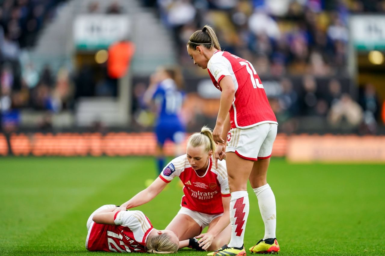 ”Cazul Christian Eriksen”, tras la indigo în fotbalul feminin! O jucătoare a lui Arsenal s-a prăbușit pe teren _19