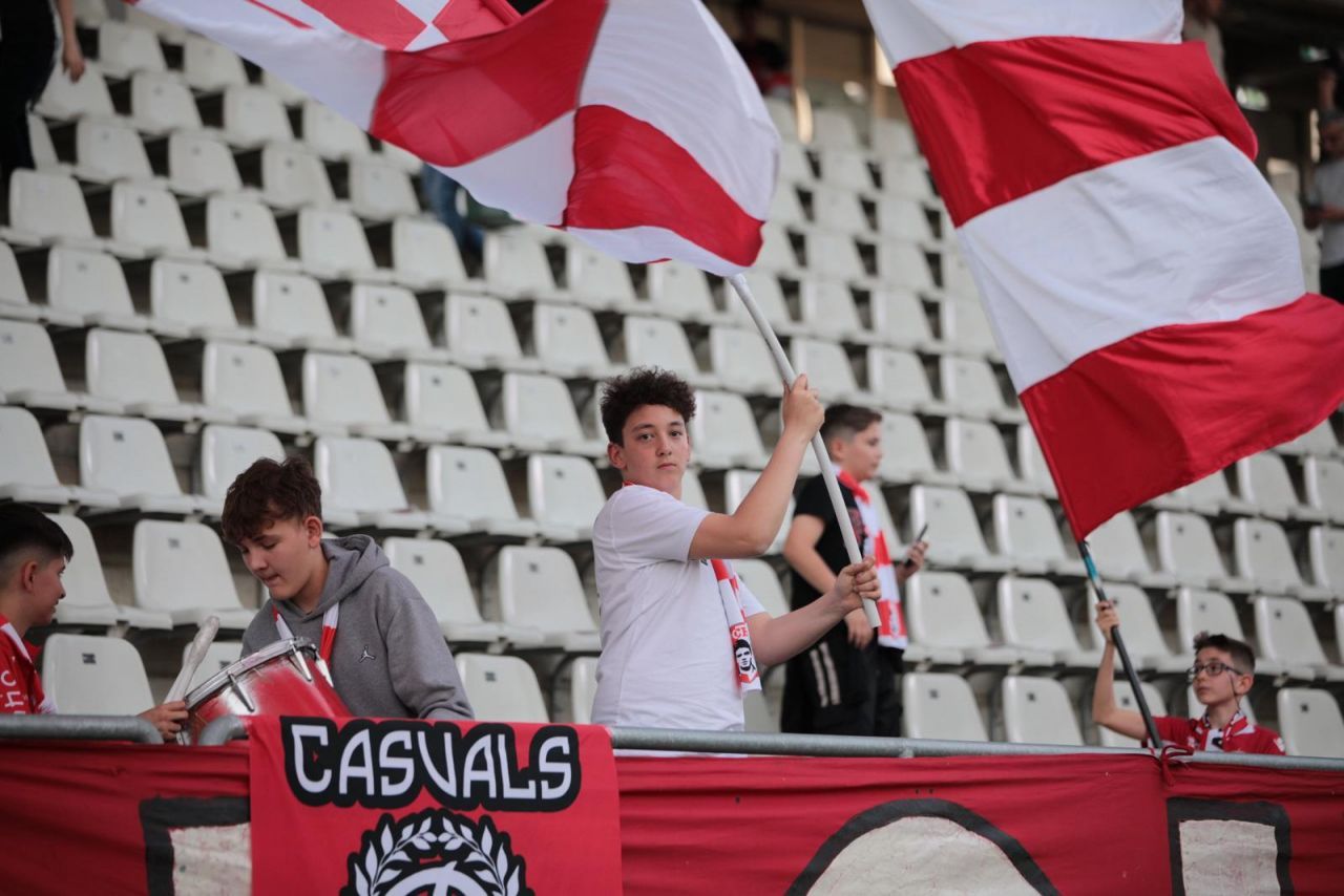 Micii fani ai lui Dinamo au luat cu asalt