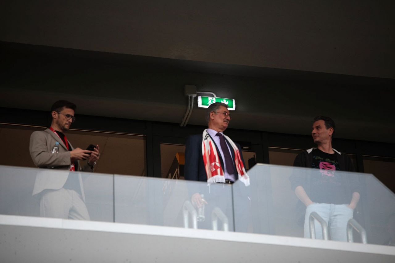 Mircea Lucescu a urmărit meciul de pe Arcul de Triumf din loja Petrolului!_2