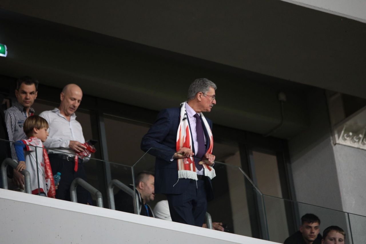Mircea Lucescu a urmărit meciul de pe Arcul de Triumf din loja Petrolului!_1