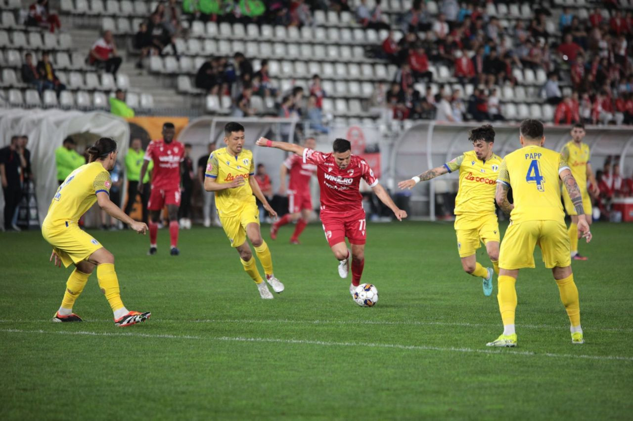 Mircea Lucescu a urmărit meciul de pe Arcul de Triumf din loja Petrolului!_5